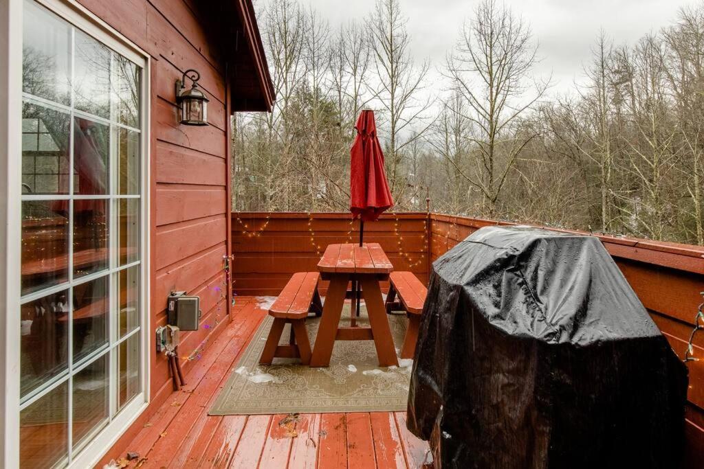 Cozy Cabin W/Hot Tub & Wifi In Gatlinburg Villa Bagian luar foto